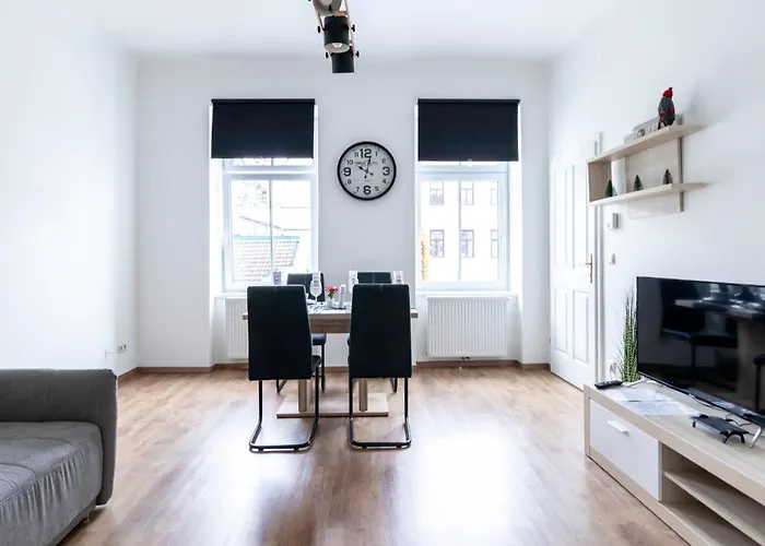 Comfortable Apartment Near Subway - Märzstraße Apartments